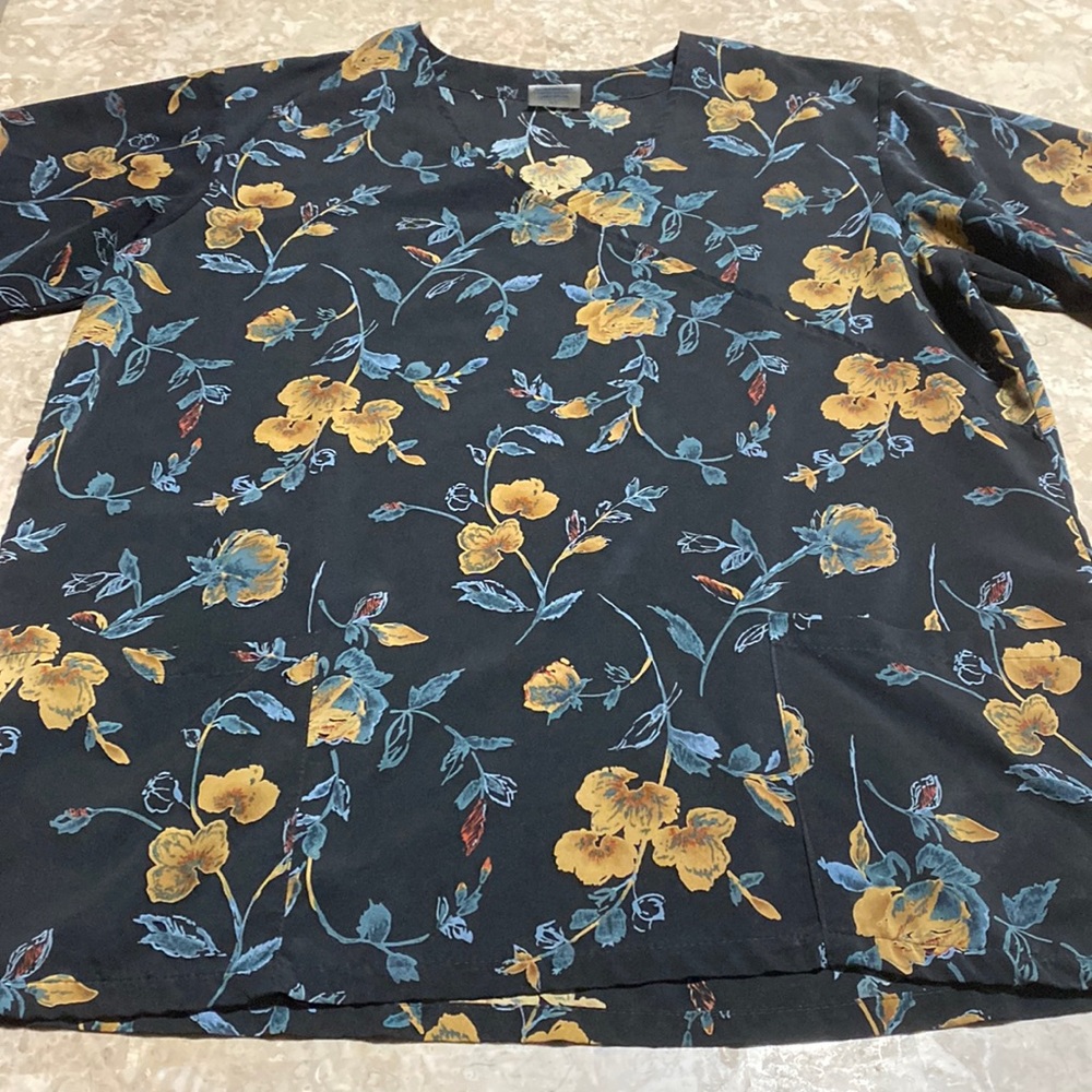 Trend Scrub Top